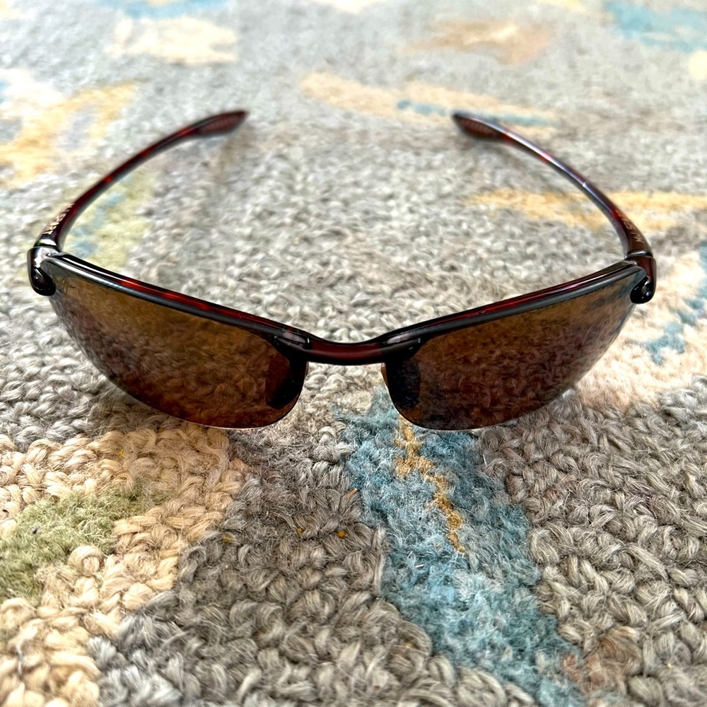 Maui Jim , Makaha sport sunglasses with case. Like New. Unisex